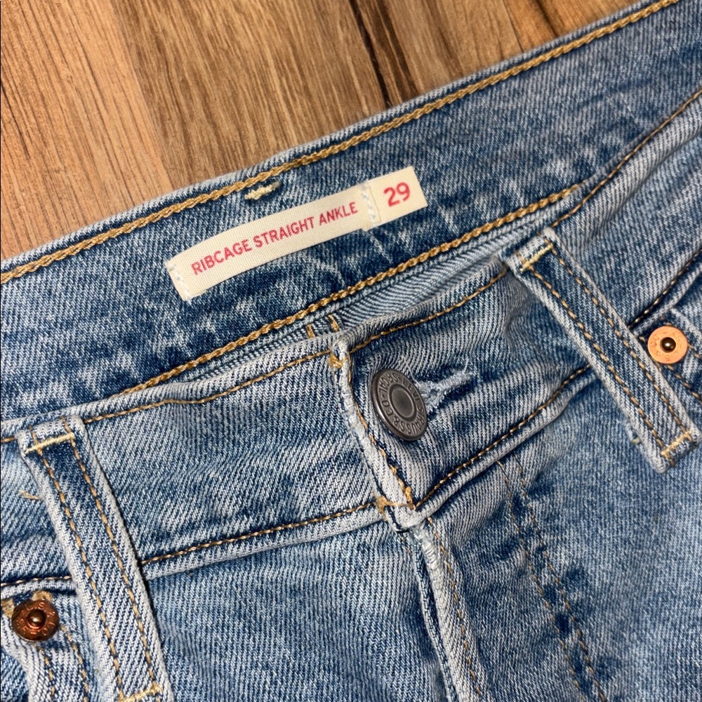 Levi’s Ribcage Straight Ankle Jeans 29x27 Light Wash - Picture 2 of 8